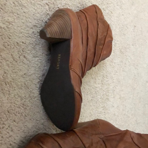 Brown slip on boots - Picture 3 of 3